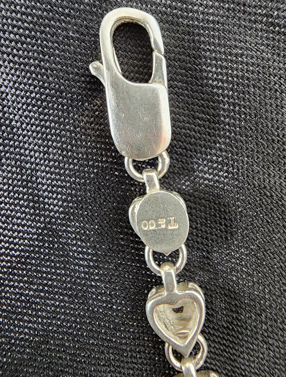 Auth Tiffany & Co. Silver Heart Link Bracelet - Picture 4 of 8